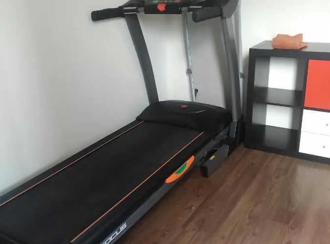 Etage Met Slaap, En Badkamer