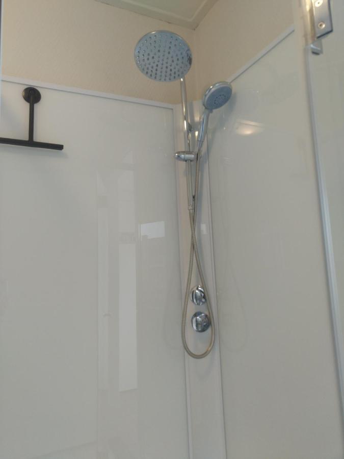 Etage Met Slaap, En Badkamer Homestay *