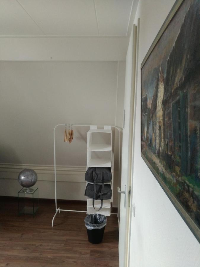 Etage Met Slaap, En Badkamer Homestay